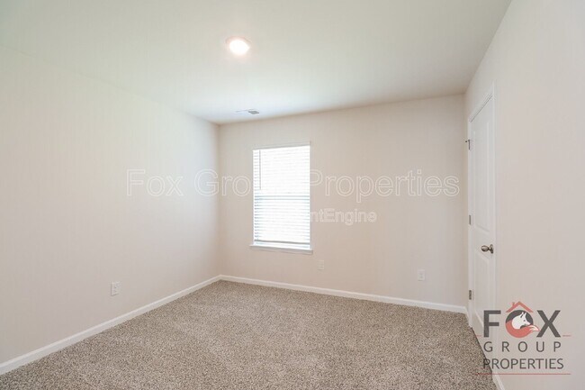 Building Photo - 132 Scotsway Ct