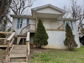 Building Photo - 709 W Columbia St