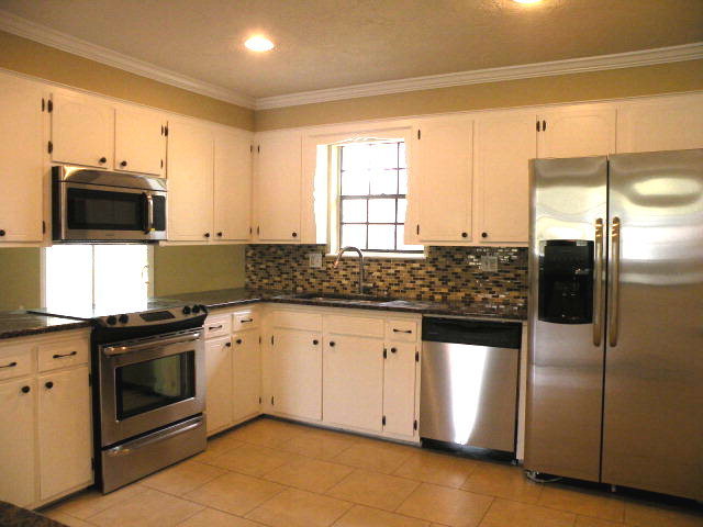 Building Photo - 4443 Shadowood Dr