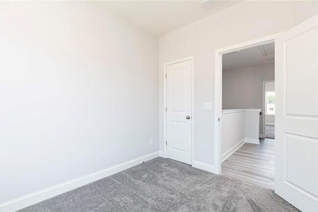 Building Photo - 3057 Beacon Bend Xing