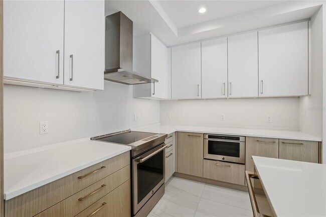 Building Photo - 275 1st Ave S