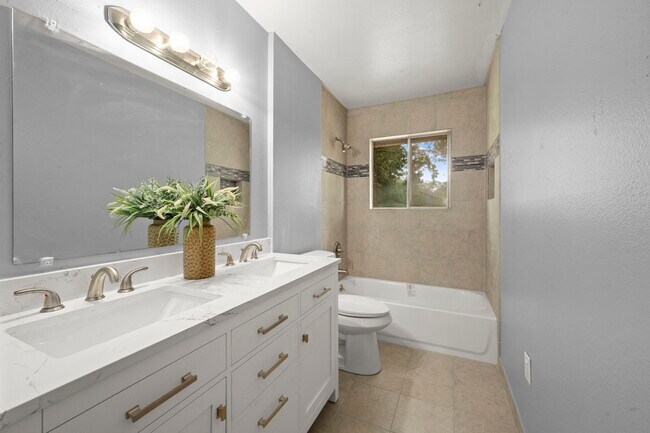 Building Photo - 205 Taft Ave