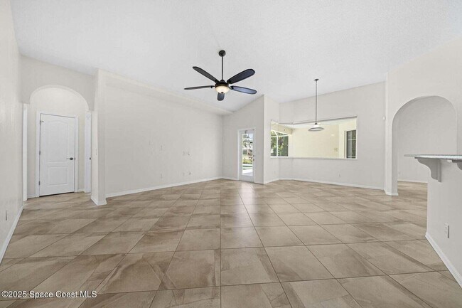 Building Photo - 816 Autumn Glen Dr