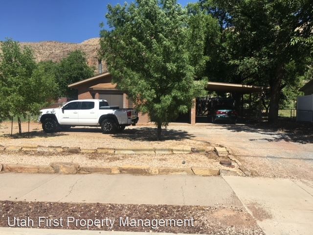 Primary Photo - 4 br, 3 bath House - 65 S Main St
