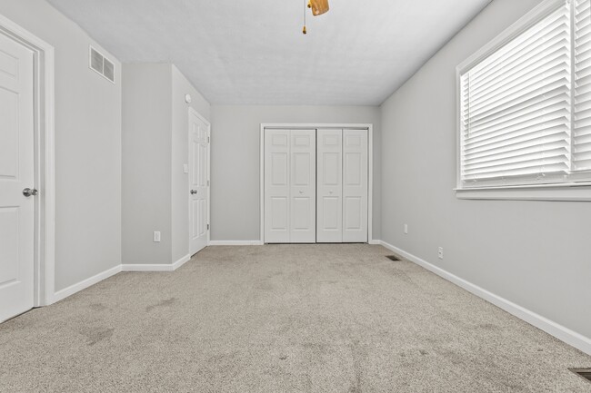 Building Photo - 1658 Foxhaven Dr