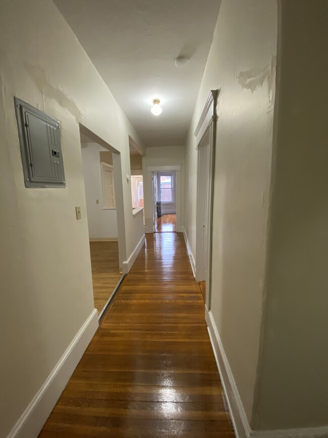 Building Photo - 1595 Beacon St