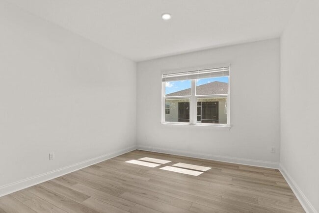 Building Photo - 5684 Hampton Park Cir