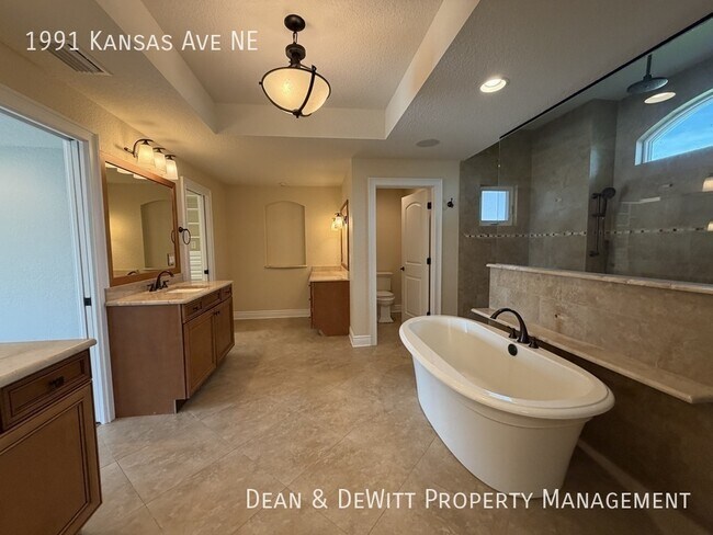 Building Photo - 1991 Kansas Ave NE