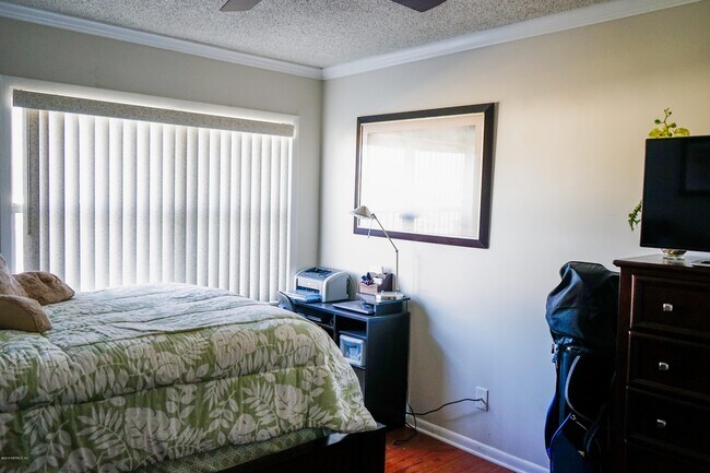 Building Photo - 695 A1A N