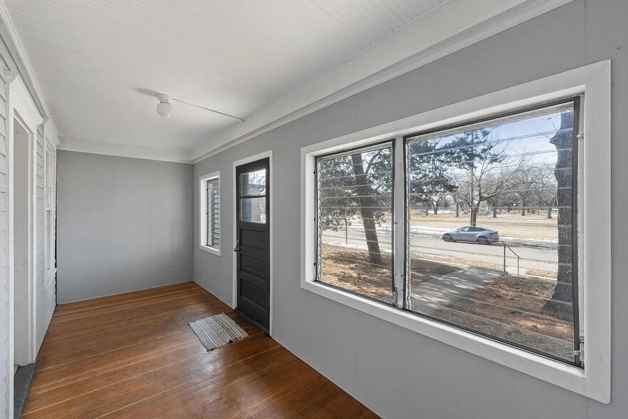 front porch - 731 Fillmore St NE