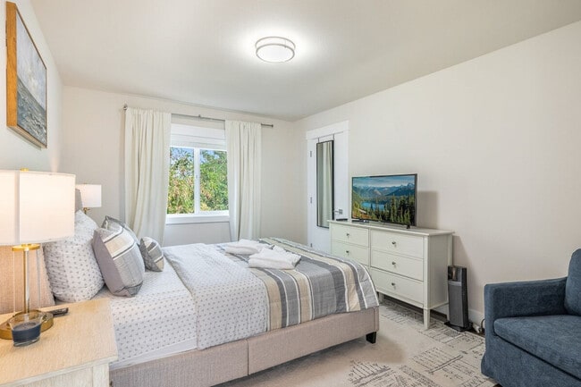 Building Photo - 10404 2nd Pl SW