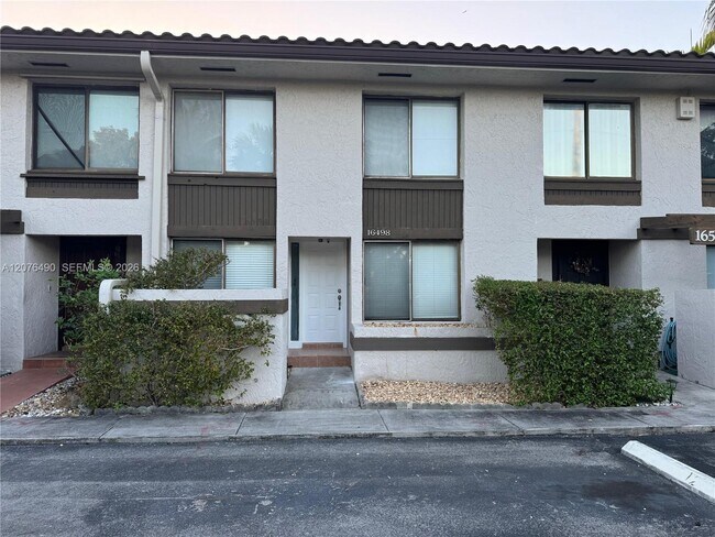 Building Photo - 16498 NE 26th Ave