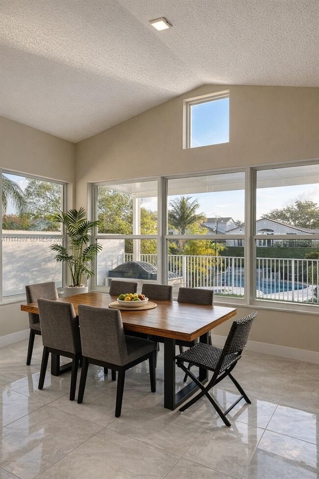 Building Photo - 3038 Marion Ave