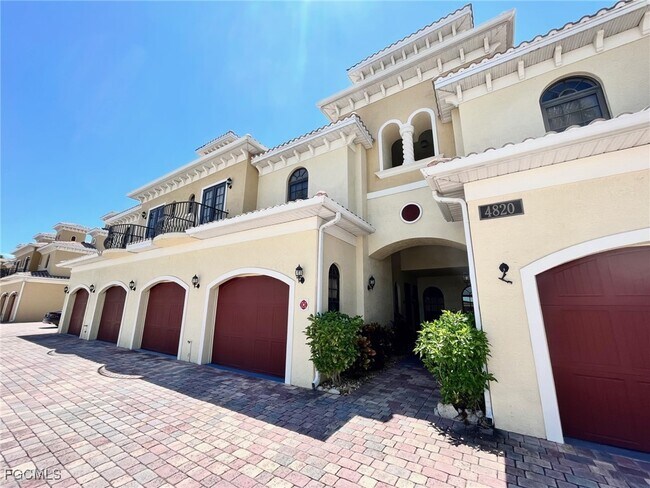 Primary Photo - 4820 SW 17th Pl