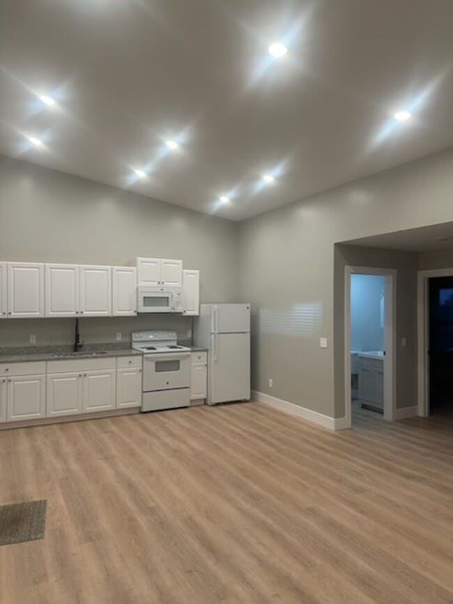 Building Photo - 37-39 Bartley