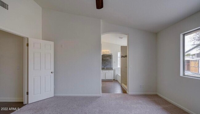 Building Photo - 6960 W Villa Hermosa