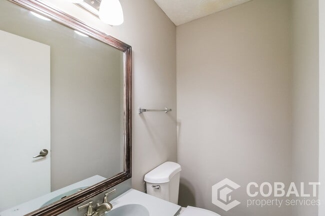 Building Photo - 3515 Creekview Pl