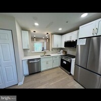 Building Photo - 8353 Founders Woods Way