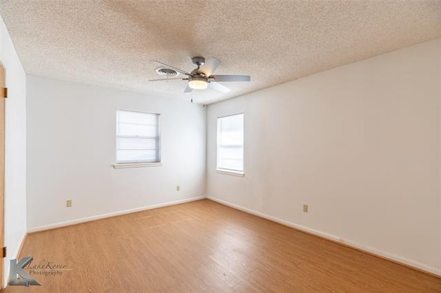 Building Photo - 3642 Hi-Vu Dr