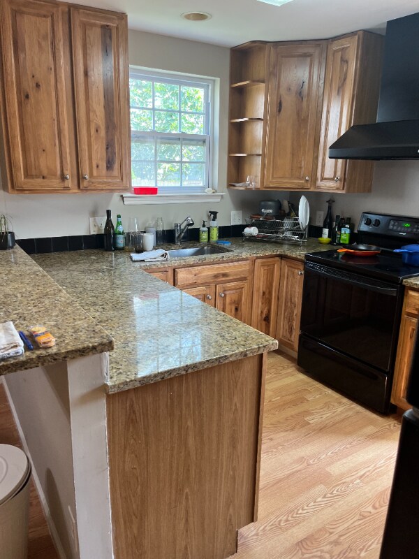 Building Photo - 421 Atherton St