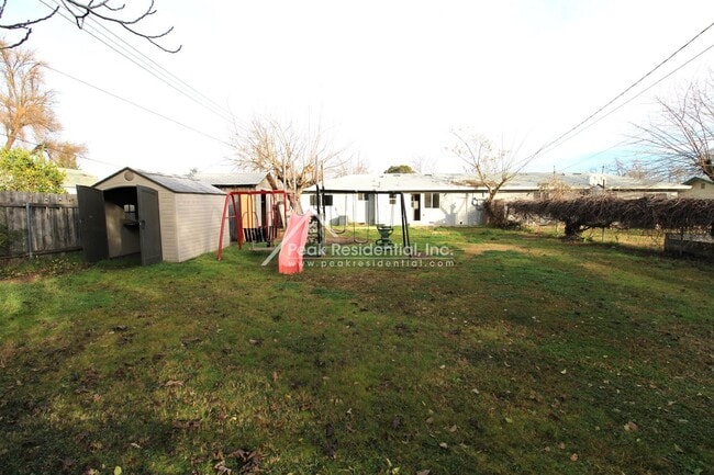 Building Photo - Updated 2bd/1ba Orangevale Duplex with Gar...