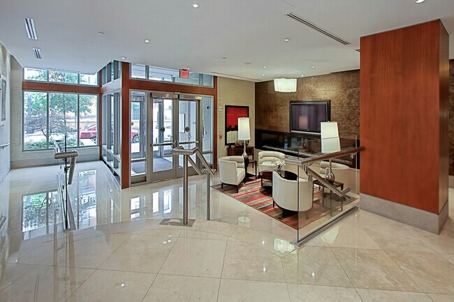 Building Photo - 811 4th St NW