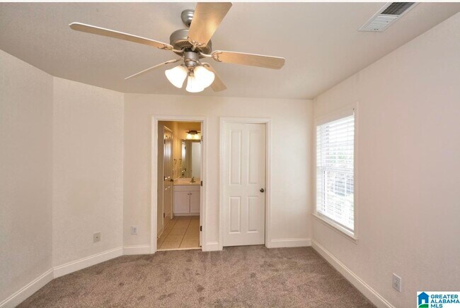 Building Photo - 107 Castlehill Dr