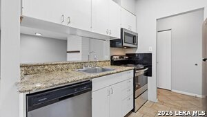 Building Photo - 8642 Fredericksburg Rd