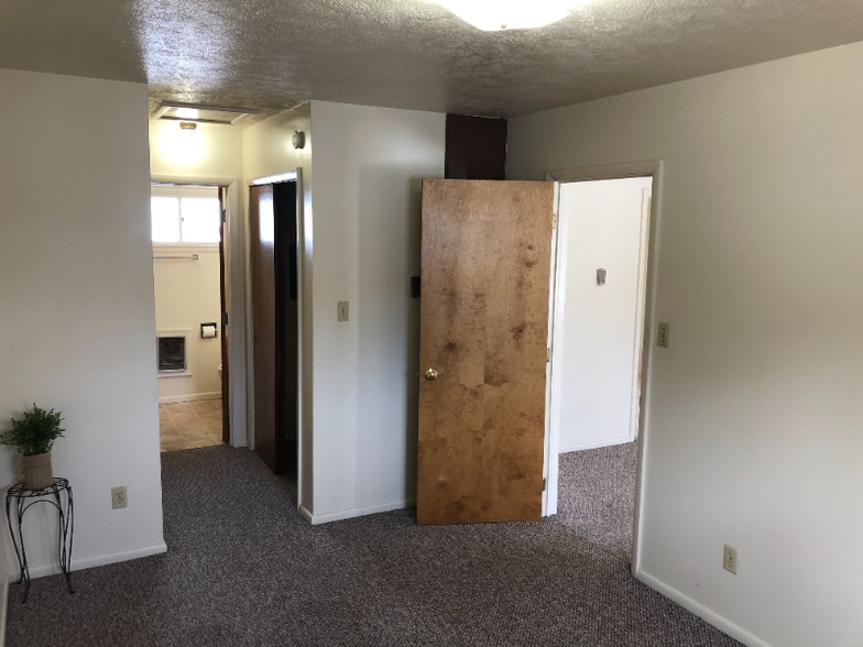 Building Photo - 815 4th St SW