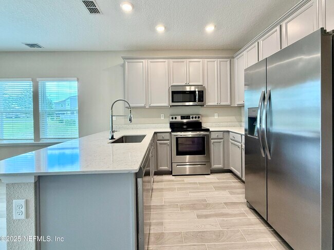Building Photo - 1193 Beach Dune Dr