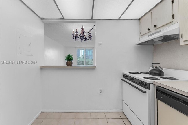 Building Photo - 16851 NE 23rd Ave