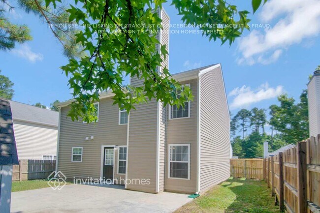 Building Photo - 914 Ujamaa Dr