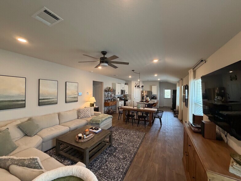 Building Photo - 1206 Brown Pelican Way