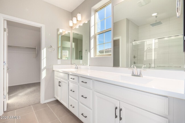 Building Photo - 1677 E Chelsea Ln