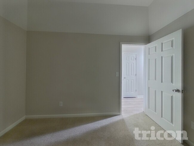 Building Photo - 5506 Linda Vista Ln