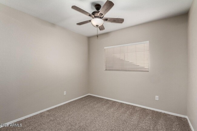 Building Photo - 574 W Kingman Dr