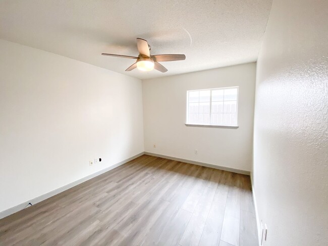 Building Photo - Perfect Fit, Perfect Home In McAllen!