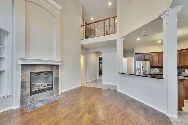 Building Photo - 7017 Via Dono Dr