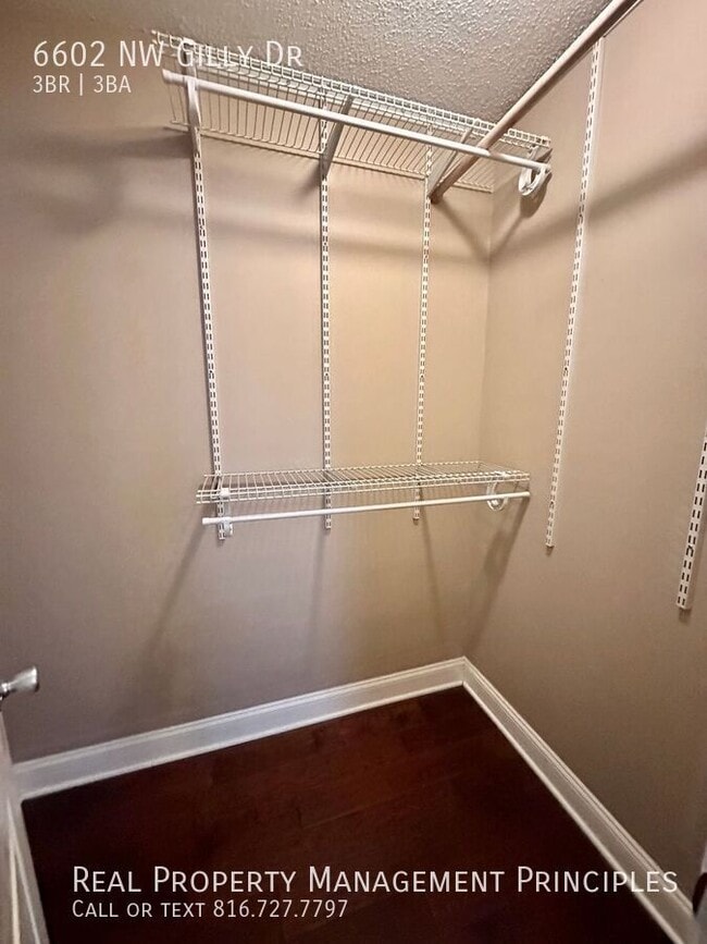 Building Photo - 6602 NW Gilly Rd