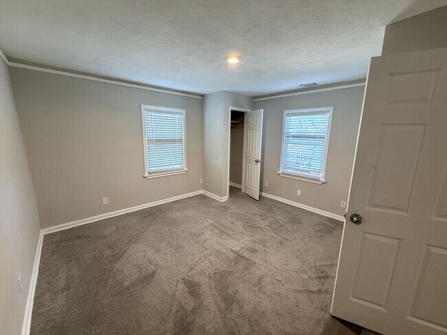 Building Photo - 10 Rockmart Dr NW