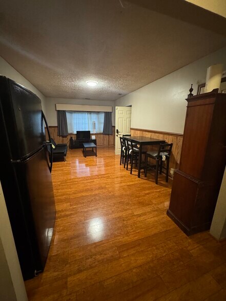 Building Photo - 5017 Rodgers Dr
