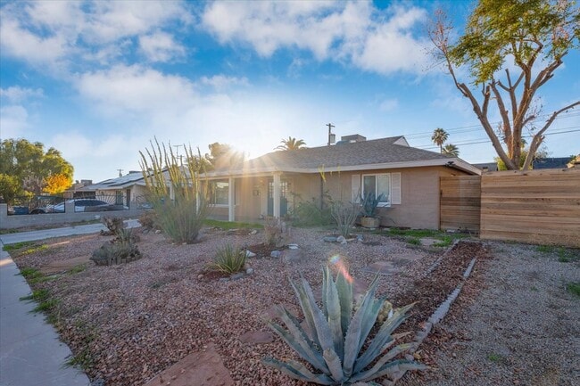 Building Photo - 2008 Franklin Ave