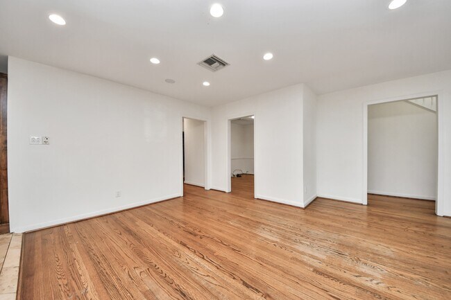 Building Photo - 3912 Ruskin St