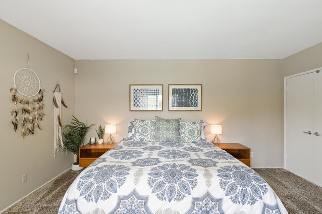 Building Photo - 74533 Peppertree Dr