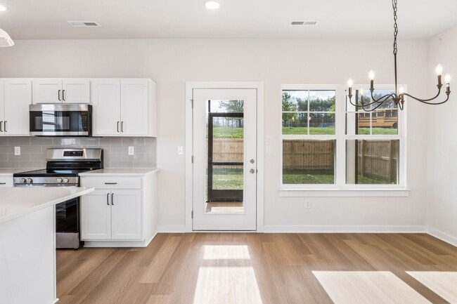 Building Photo - Brand new home in a great location central to all of Tri-Cities