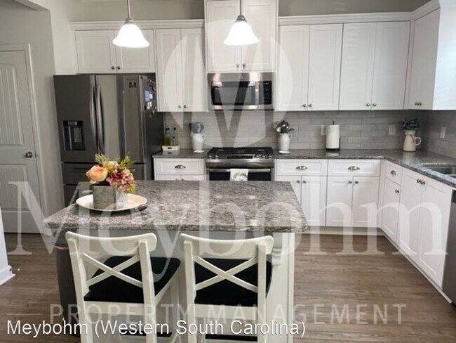 Building Photo - 4 br, 3 bath House - 507 Schaver Loop