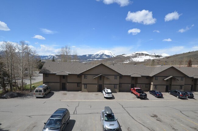 Building Photo - Rent Negotiable! Long Term! Furnished! Bus Route! Heat included! Pets negotiable!