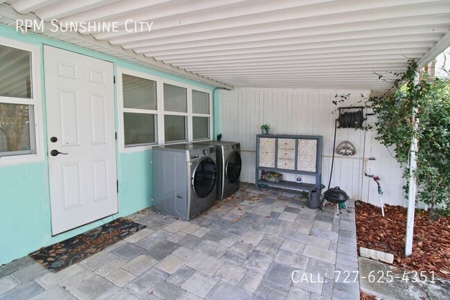 Building Photo - 536 Roanoke St