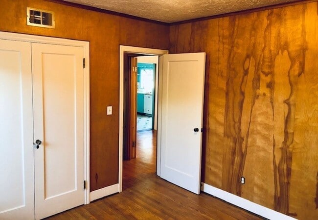 Building Photo - Cozy Gearhart Cottage