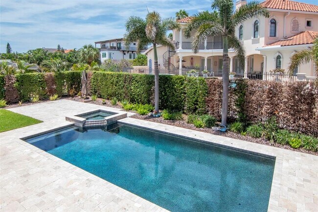 Building Photo - 3340 Hibiscus Dr W
